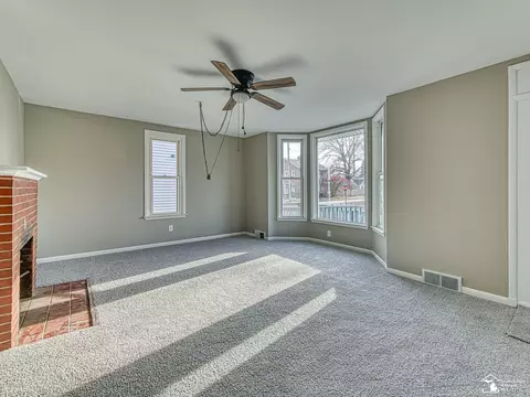 Living - 527 E Fifth, Monroe, MI 48161 photo 5 of 6
