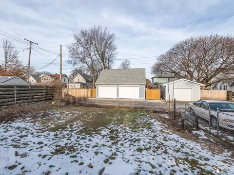 Exterior - 527 E Fifth, Monroe, MI 48161 photo 5 of 6