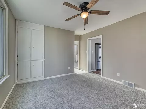 Living - 527 E Fifth, Monroe, MI 48161 photo 2 of 6