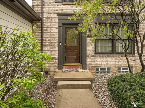 23 Linswood, Monroe, MI 48162