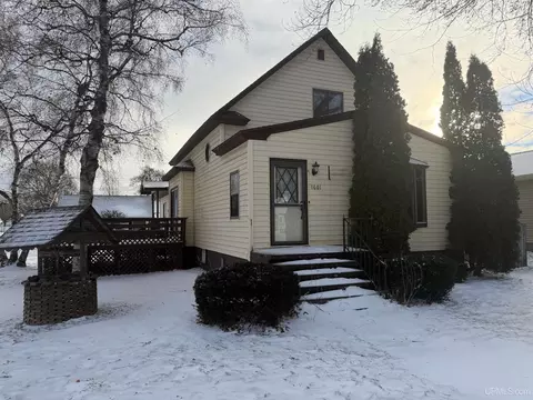 1601 Wisconsin, Gladstone, MI 49837