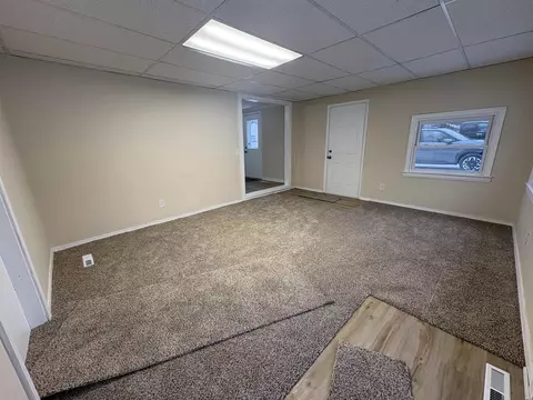 Living - 3200 Amelia, Flushing, MI 48433 photo 4 of 11