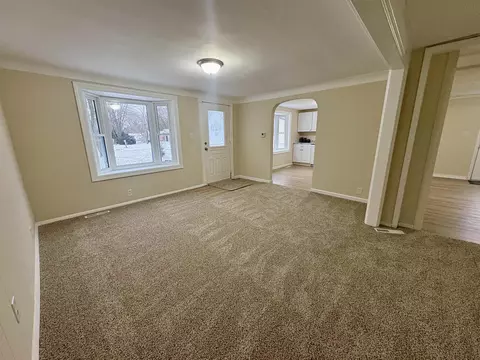 Living - 3200 Amelia, Flushing, MI 48433 photo 7 of 11