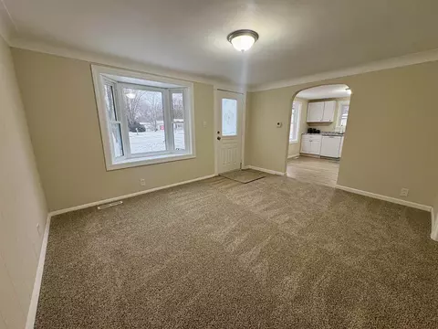 Living - 3200 Amelia, Flushing, MI 48433 photo 11 of 11