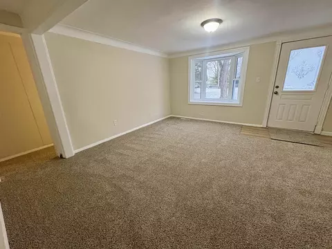 Living - 3200 Amelia, Flushing, MI 48433 photo 6 of 11