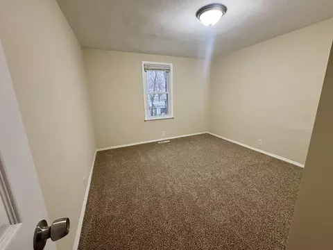 Bedroom - 3200 Amelia, Flushing, MI 48433 photo 4 of 8