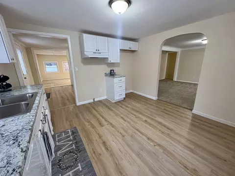 Kitchen - 3200 Amelia, Flushing, MI 48433 photo 3 of 3