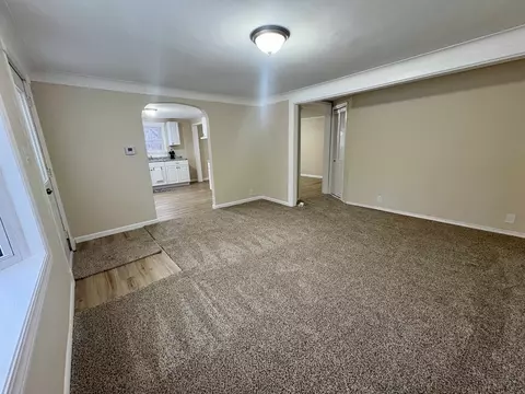 Living - 3200 Amelia, Flushing, MI 48433 photo 8 of 11