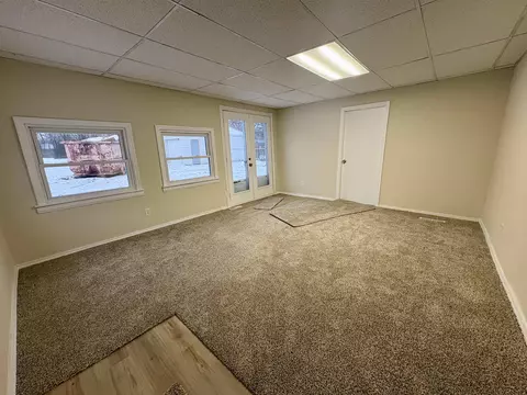 Living - 3200 Amelia, Flushing, MI 48433 photo 5 of 11