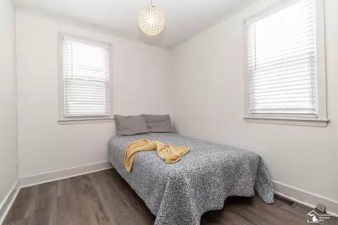 Bedroom - 35247 Currier, Wayne, MI 48184 photo 1 of 6