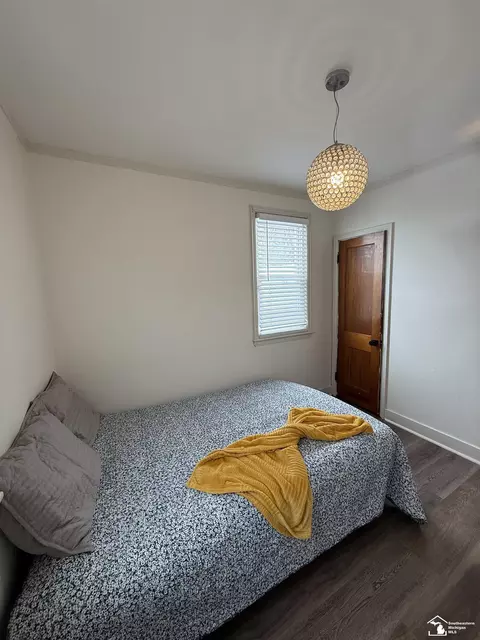 Bedroom - 35247 Currier, Wayne, MI 48184 photo 2 of 6