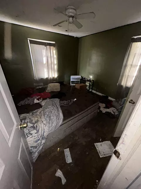 Bedroom - 2302 Copeman, Flint, MI 48504 photo 4 of 6