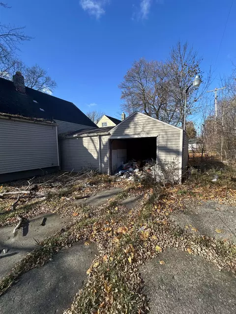 Exterior - 2302 Copeman, Flint, MI 48504 photo 4 of 4