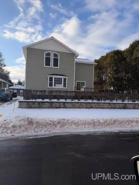 1003 W A, Iron Mountain, MI 49801