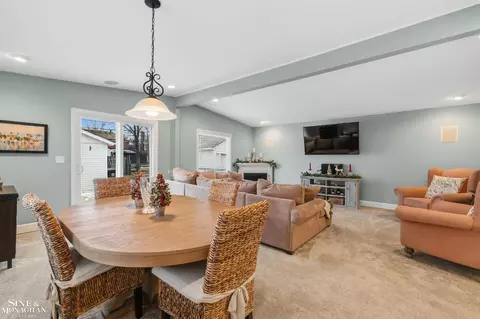 19277 Raymond, Grosse Pointe Woods, MI 48236 photo 14