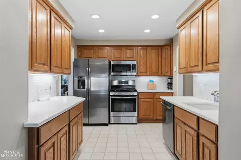 19277 Raymond, Grosse Pointe Woods, MI 48236 photo 9