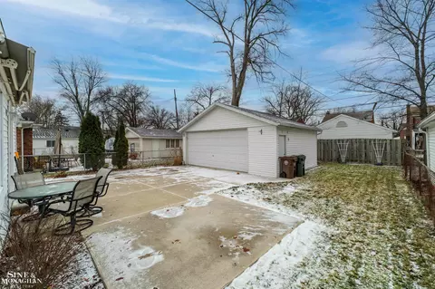 19277 Raymond, Grosse Pointe Woods, MI 48236 photo 33