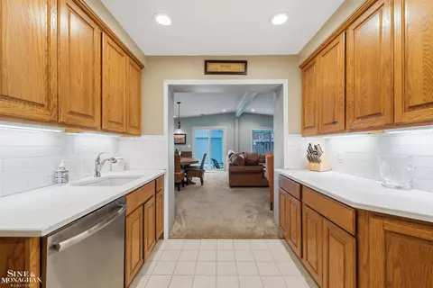 19277 Raymond, Grosse Pointe Woods, MI 48236 photo 10