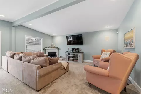 19277 Raymond, Grosse Pointe Woods, MI 48236 photo 15