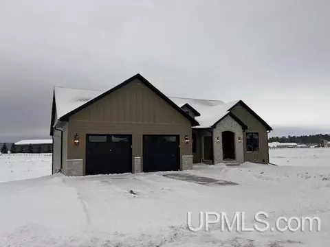 7007 Sandpiper, Houghton, MI 49931