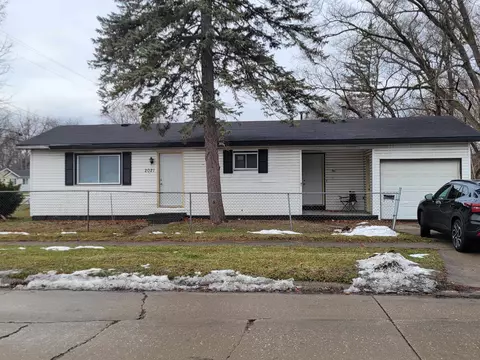 2021 Cumberland, Saginaw, MI 48601