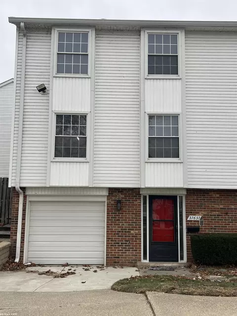 37637 Charter Oaks, Clinton Township, MI 48036
