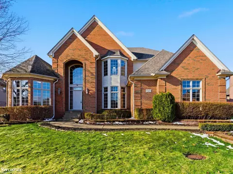 55279 Whispering Hls, Shelby Township, MI 48316