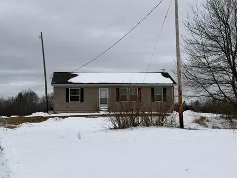 8100 E Arnold Lk, Harrison, MI 48625