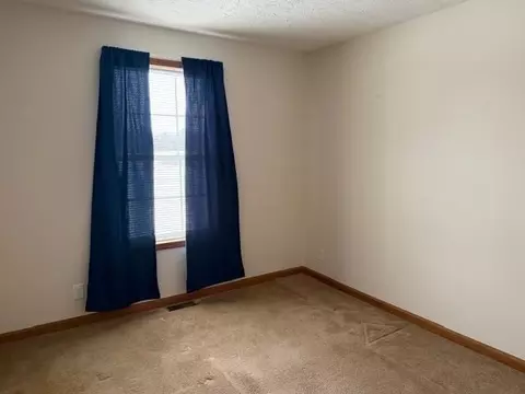 Bedroom - 8100 E Arnold Lk, Harrison, MI 48625 photo 2 of 4
