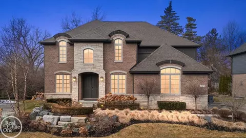 4919 Park Mnr UNIT 7, Troy, MI 48098