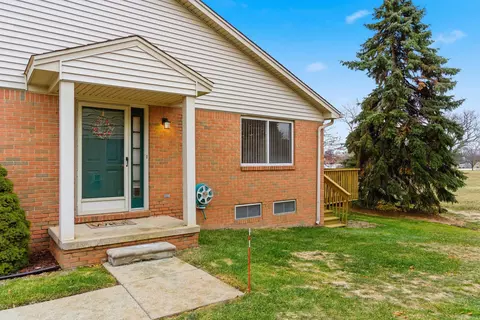 11414 Celtic Mnr, Warren, MI 48089