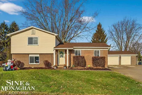 19219 Lloyd, Clinton Township, MI 48038