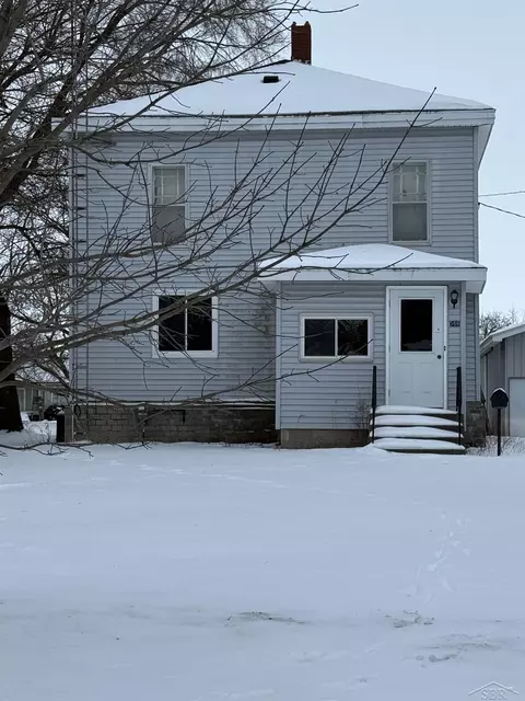 566 N N Ctr, Sebewaing, MI 48759