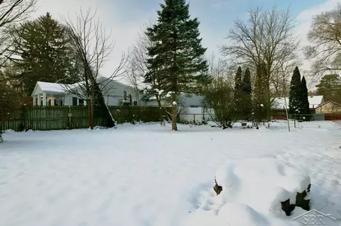Exterior - 114 E Sugnet, Midland, MI 48642 photo 2 of 3