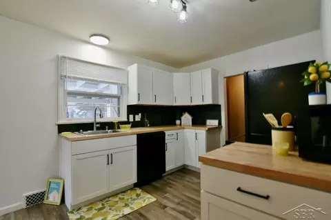 Kitchen - 114 E Sugnet, Midland, MI 48642 photo 1 of 1