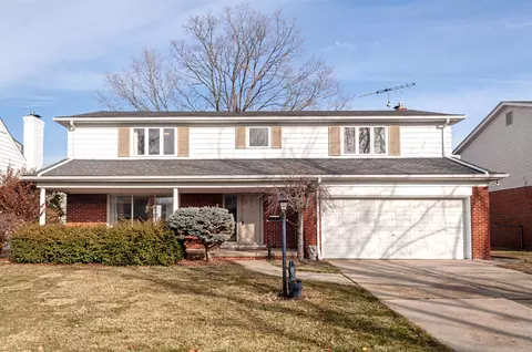 1376 Edmundton, Grosse Pointe Woods, MI 48236