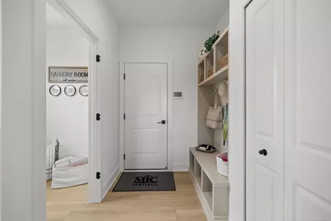 Entry Way - 17189 Stallman, Macomb, MI 48042 photo 11 of 13