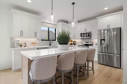 Kitchen - 17189 Stallman, Macomb, MI 48042 photo 2 of 4