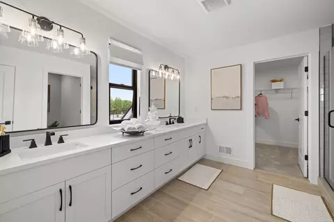 Bath - 17189 Stallman, Macomb, MI 48042 photo 2 of 8