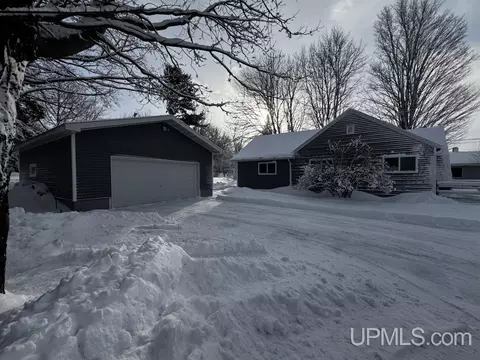 923 N Main, L'anse, MI 49946