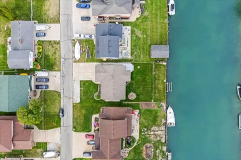 7261 Bluebill, Clay, MI 48001