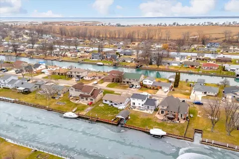 7261 Bluebill, Clay, MI 48001