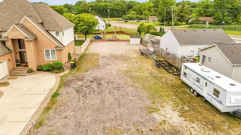 29050 Farwell, New Baltimore, MI 48047