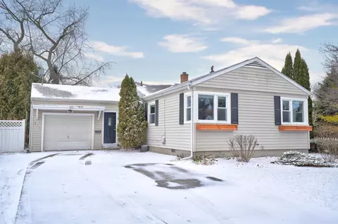 310 Burns, Essexville, MI 48732