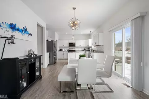 Dining - 48284 Stapleton, Macomb, MI 48042 photo 1 of 2