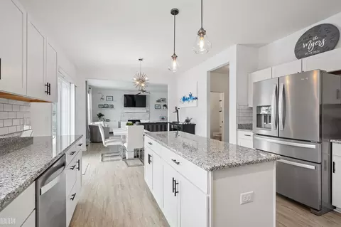 Kitchen - 48284 Stapleton, Macomb, MI 48042 photo 3 of 3