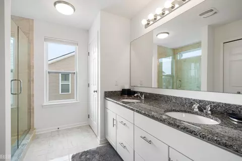 Bath - 48284 Stapleton, Macomb, MI 48042 photo 1 of 4