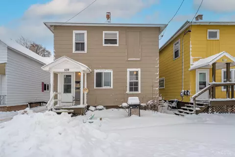 539 W W Spg, Marquette, MI 49855