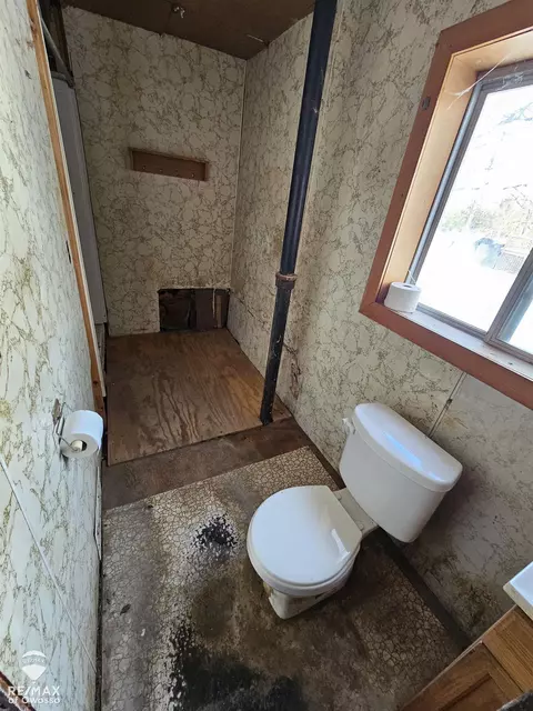 Bath - 414 Prindle, Owosso, MI 48867 photo 1 of 6