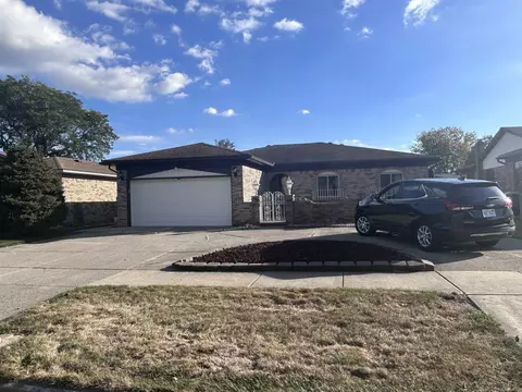 15786 Bexley, Clinton Township, MI 48038